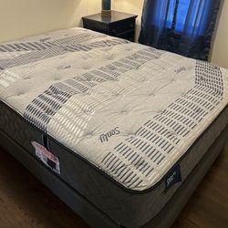 SEALY Crown Jewel Mattress Set