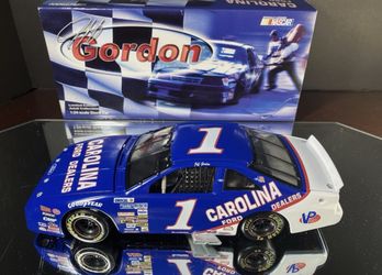 Jeff Gordon #1 Carolina Ford Dealers 1991 Ford Thunderbird 1:24 Action
