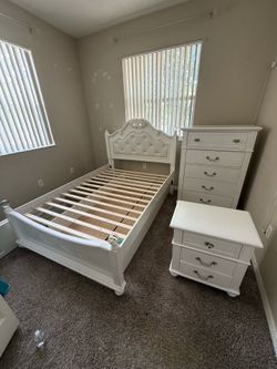 Beautiful White Full Bedroom Set