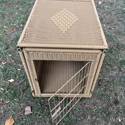 very nice pet kennel  24X18   for small bread dog or cat 