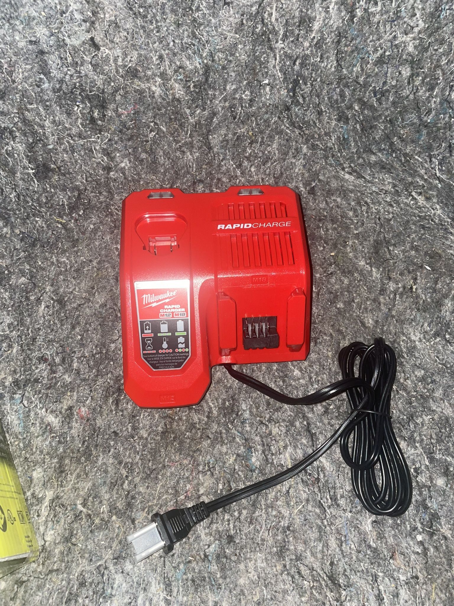 Milwaukee M12 and M18 12-Volt/18-Volt Lithium-Ion Multi-Voltage Rapid Battery Charger