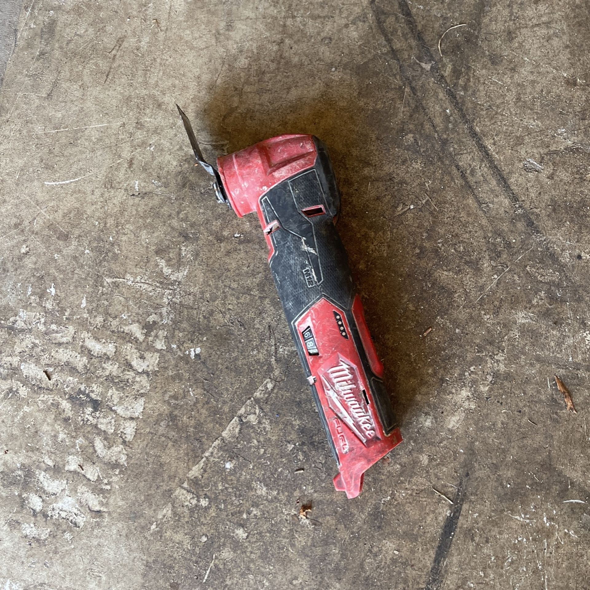 Milwaukee Fuel M12 Multi-tool