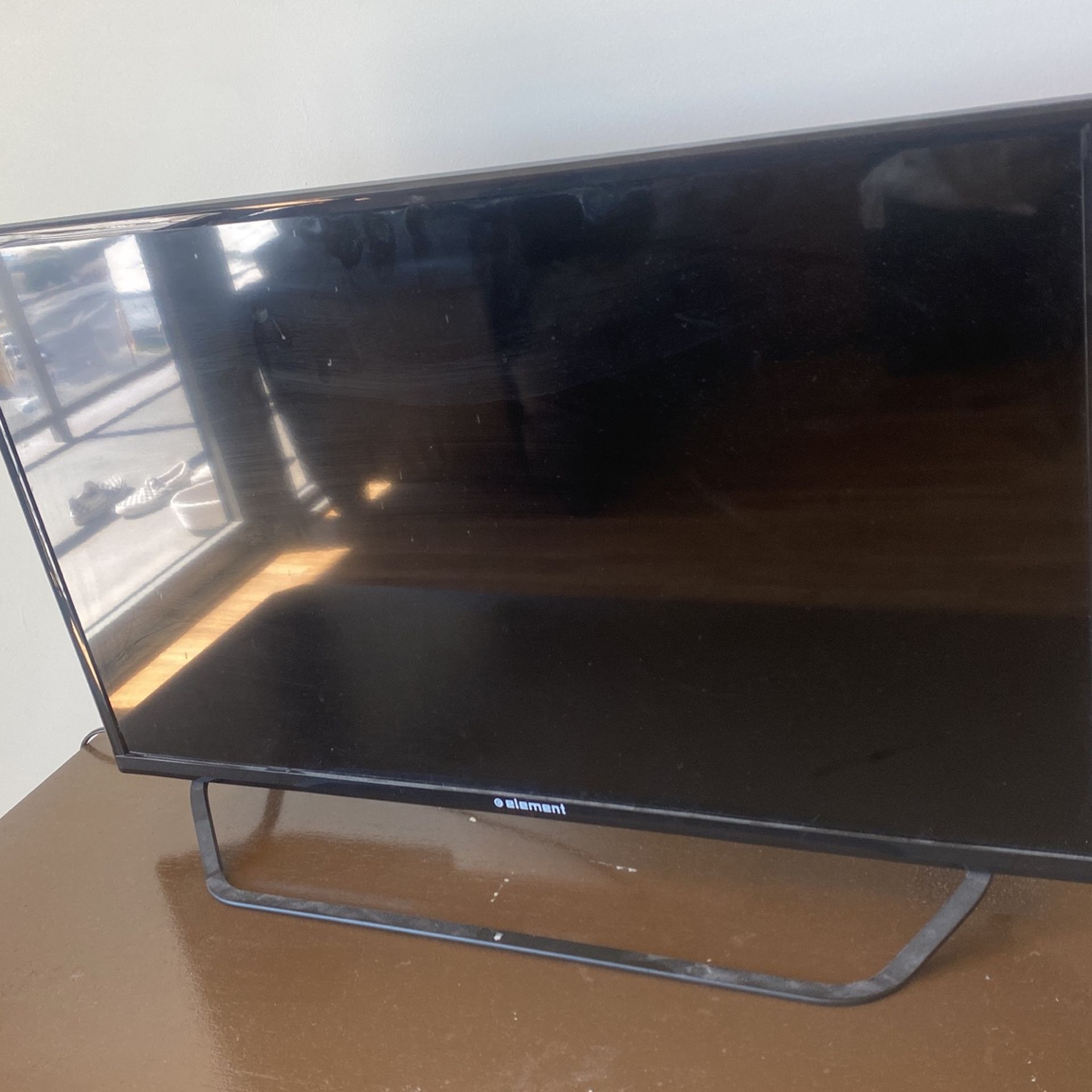 Element 32’ HDTV Model:ELEFW328
