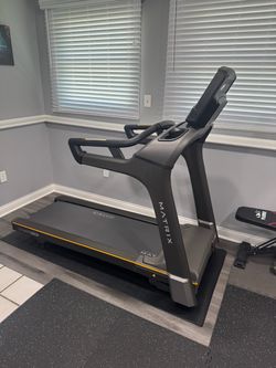 Matrix T30 Treadmill