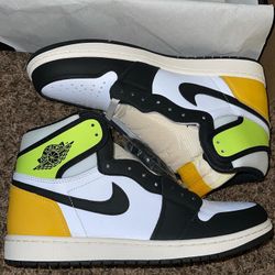 JORDAN 1 Volt Gold brand new