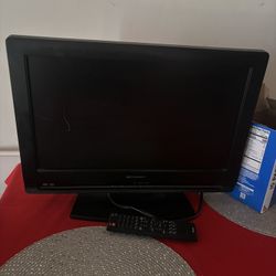 Tv With Built-In Dvd Player Comes With Remote Control