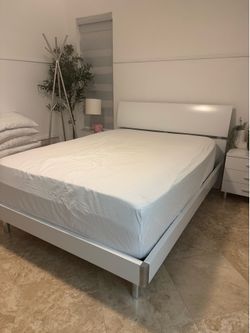 Full size bedroom set