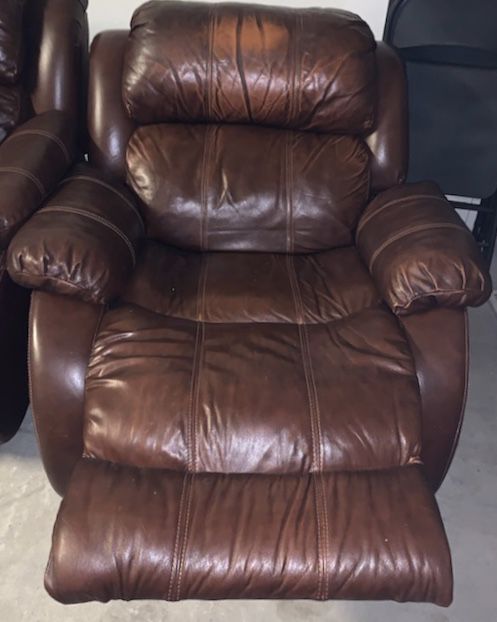 Medium Leather Chair