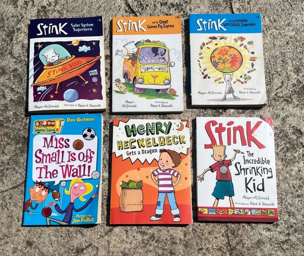 Huge Lot Of 30+ Kids Books π