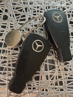 Set Of 2 MBZ Car Keys. Fair Condition.