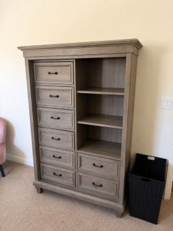 Gentlemen chest