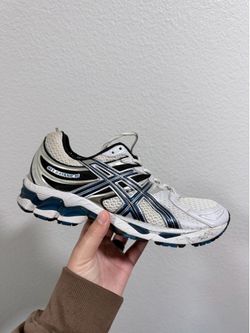 ASICS kayano silver blue