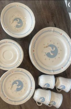 19 set of the Moonlight Stoneware Vintage geese/Duck ceramic pretty good condition.