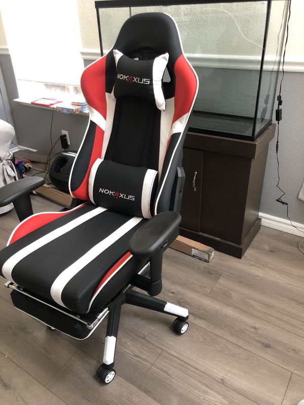 Large Gaming Chair 180 FULL RECLINE lightly used 50 OFF for Sale in