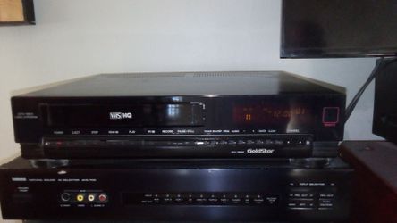 Goldstar GHV-1905M VHS Video Recorder