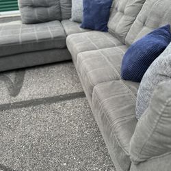 ⭐️⭐️⭐️⭐️FREE DELIVERY- sectional⭐️⭐️⭐️⭐️