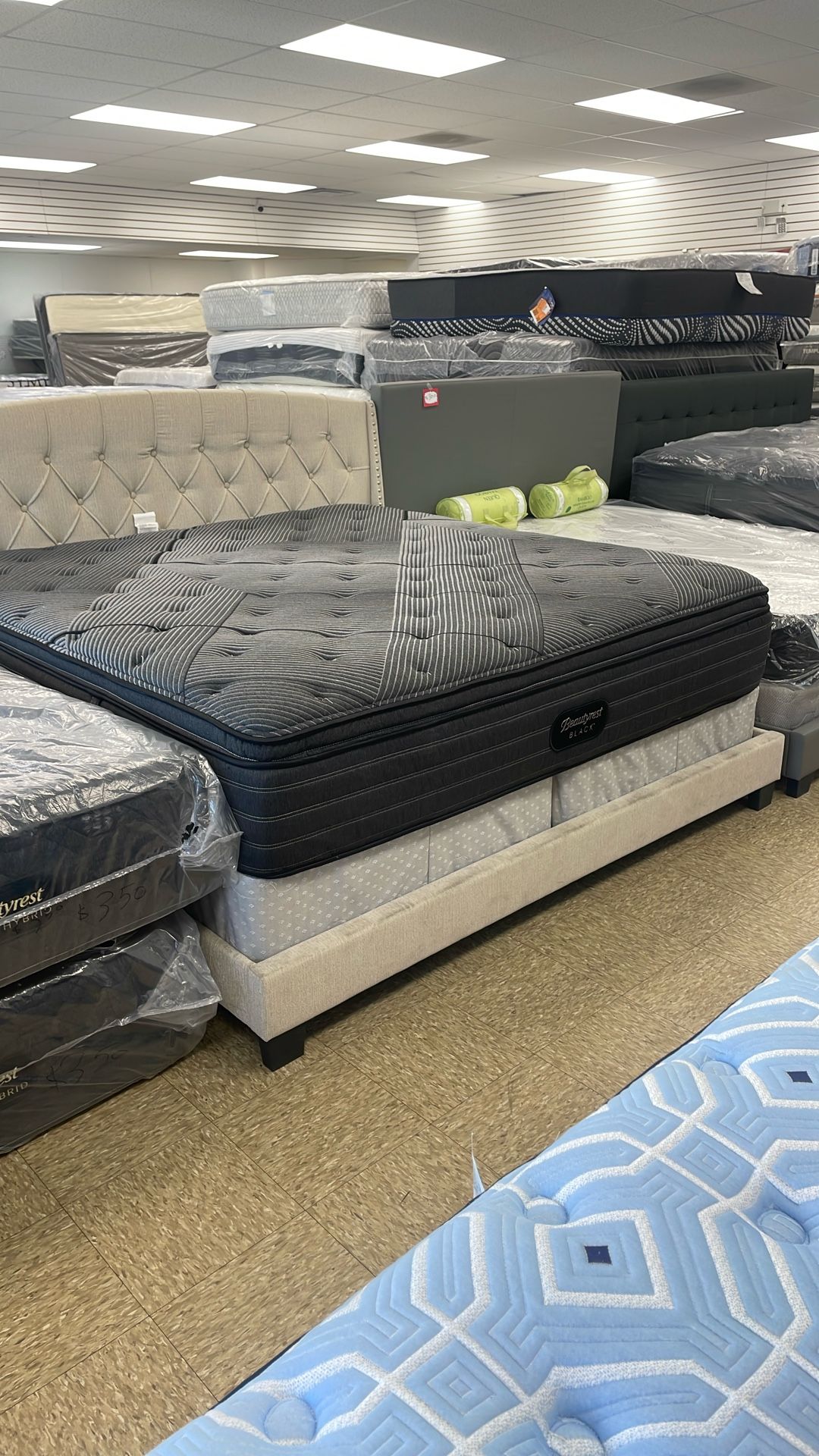King Mattress Beautyrest Black Pillow Top Medium Firm $750
