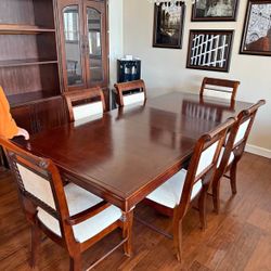 Solid oak dining table w 6/chairs