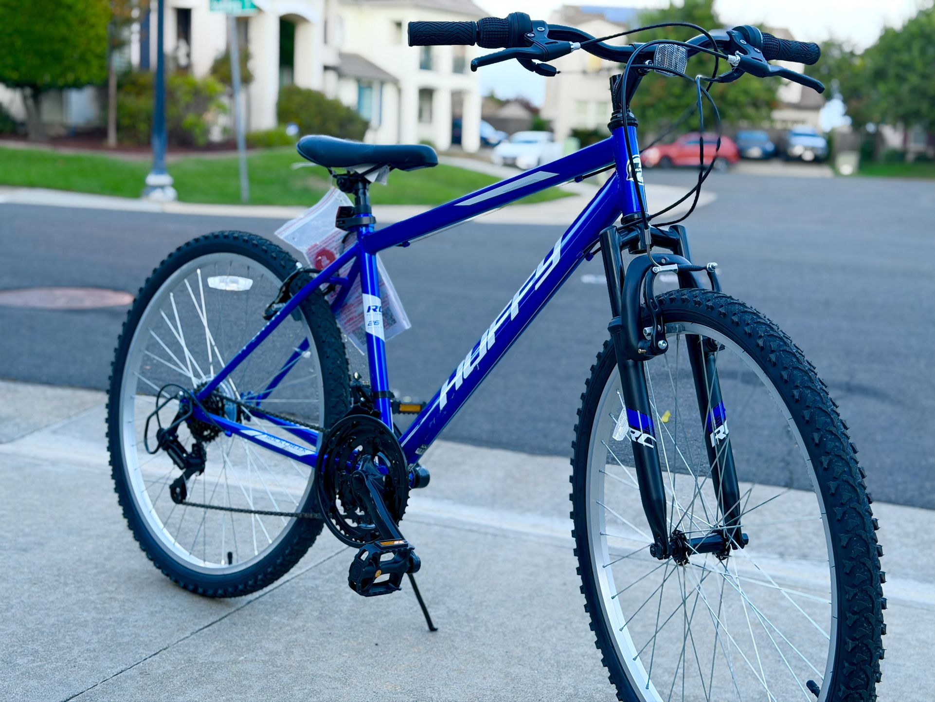 New! Huffy 26” Rockcreek Mountain Bike 18-Speed Shimano Twist Shift / Front Suspension