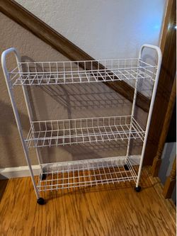 Rack with wheels