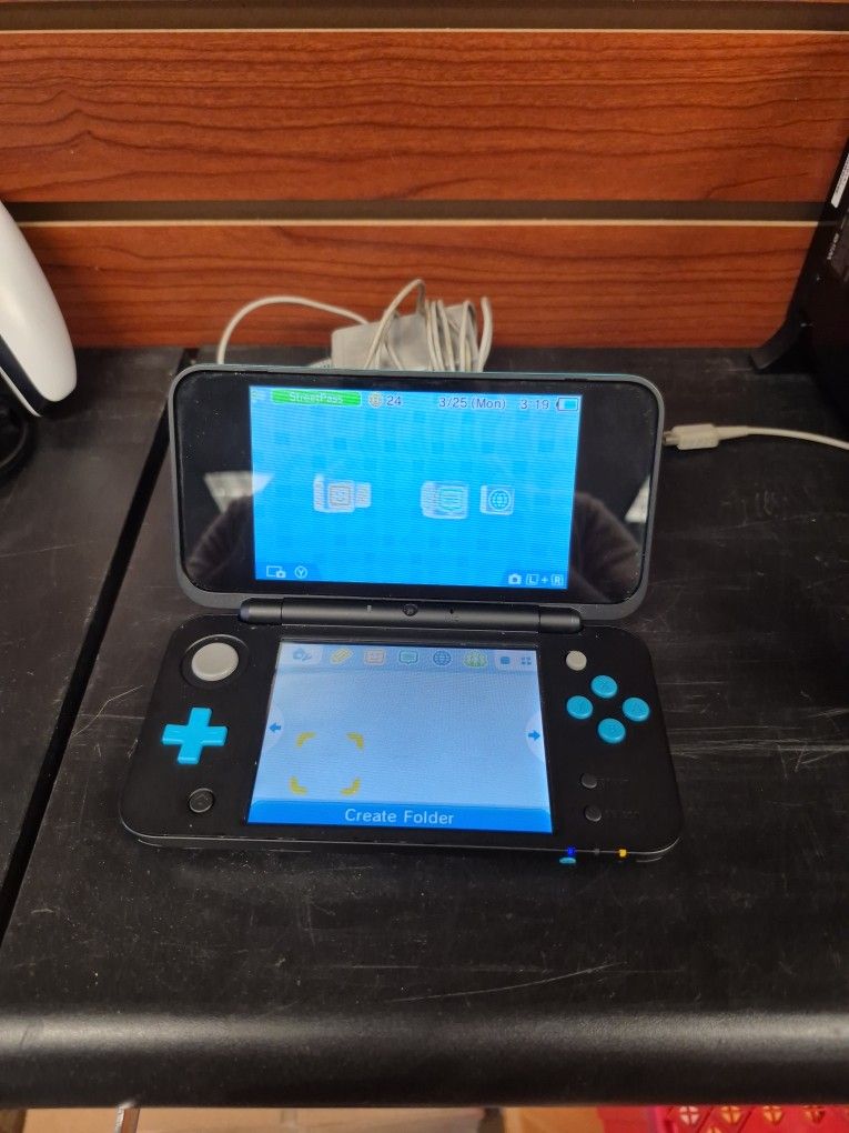 Nintendo 2DS XL Console 
