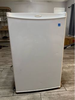 4.4 cu. ft. Mini fridge
