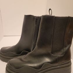 Womens Wild Pair Black Side Zip Up Boots Size 7.5