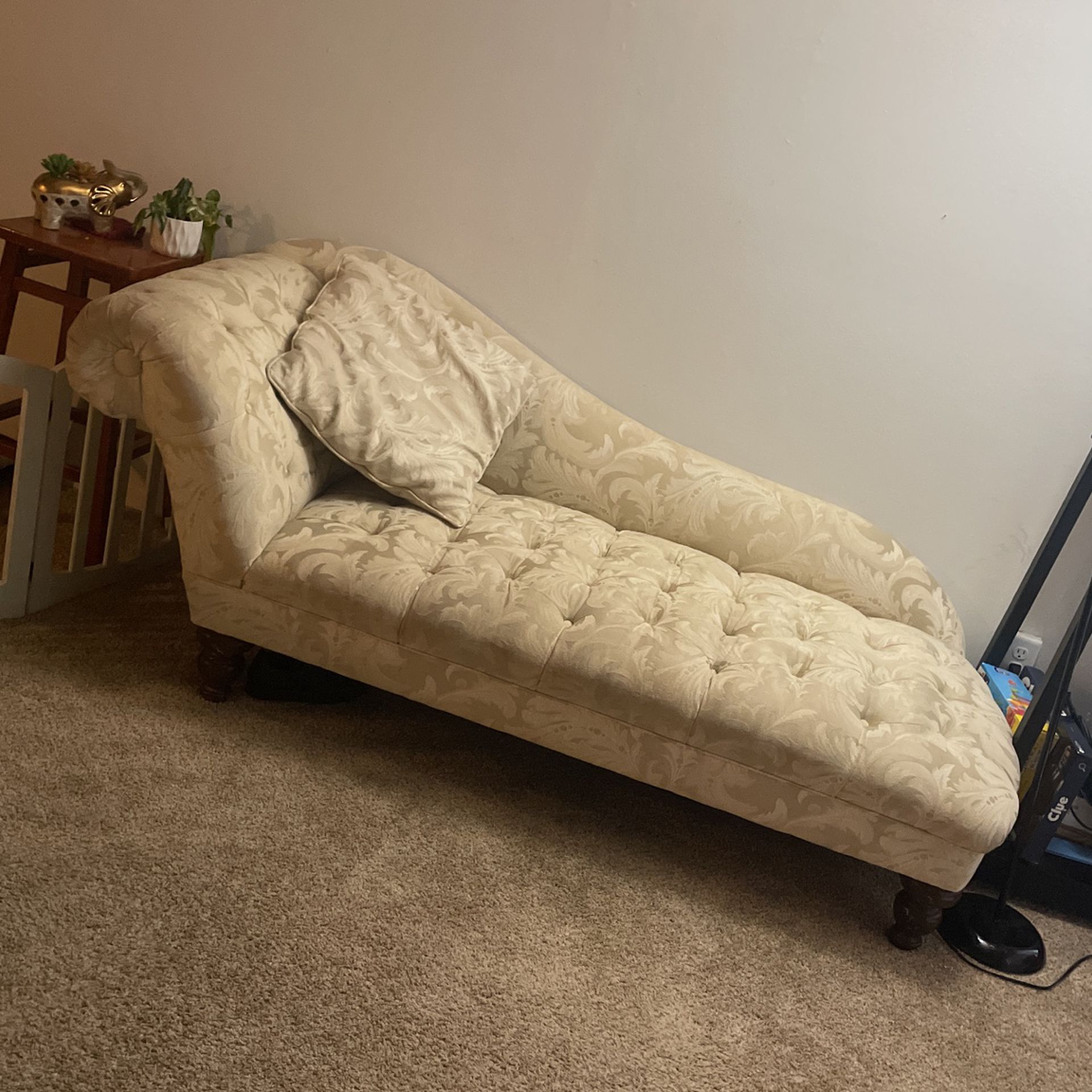 Antique Day Couch 