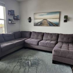 Beautiful 3 Piece Blue sectional Couch for Sale.