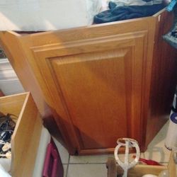 Kitchen Cabinets Used  But Very Good