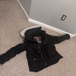 Moose Knuckle (White Fur)