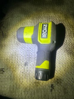 scrubber Ryobi compact scrubber