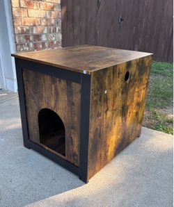 Car Liter Box Enclosure