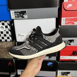 Adidas Ultra Boost 5.0 DNA Oreo size 9  USED But Clean