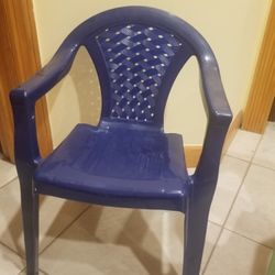 4 Kids chairs