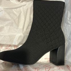 Mini heel boots