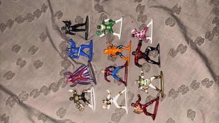 Mixed Lot Small Superhero Action Figures