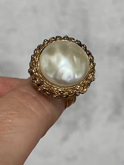 Vintage gold tone locket poision ring