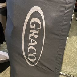 Graco Pack And play With Changing Table 