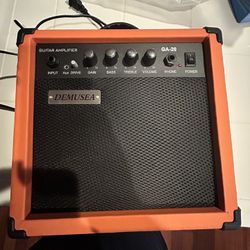 Electric Guitar/Bass Amplifier 