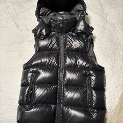 MONCLER PUFFER 