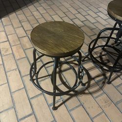3x Rotating Bar Stools. Rotating Top Wood
