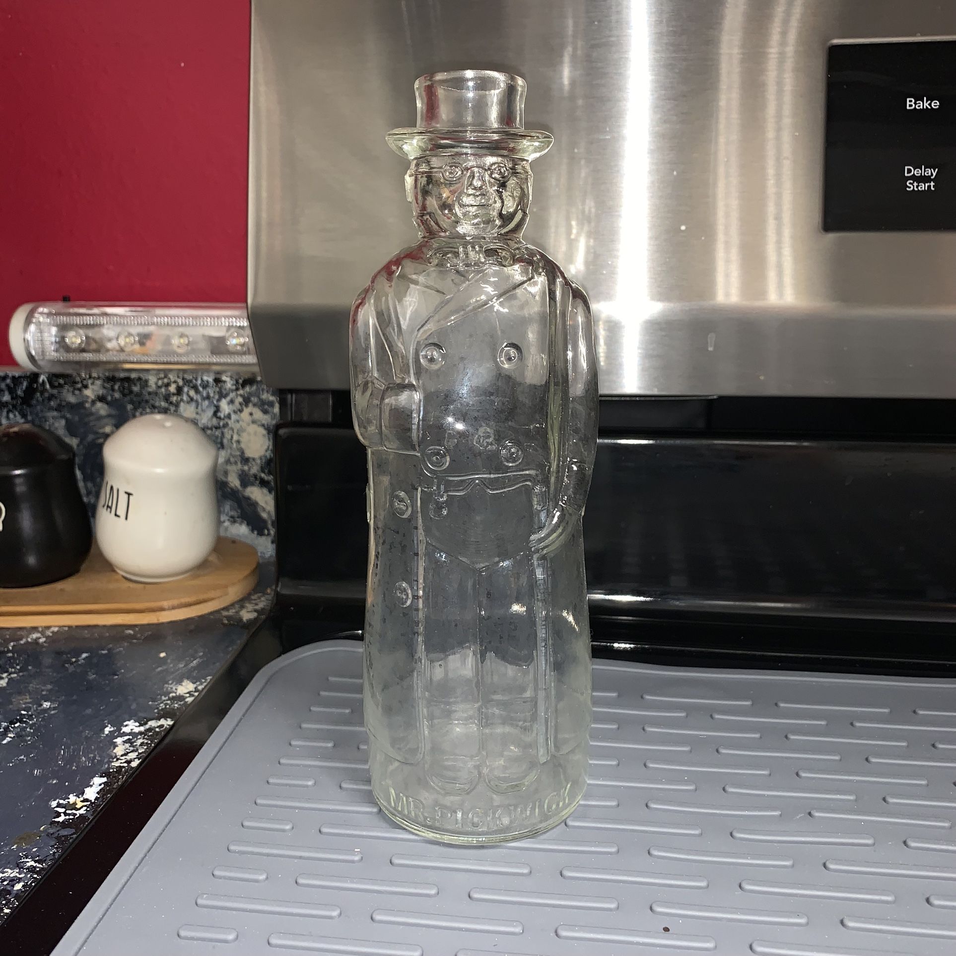 Mr. Pickwick Antique Bottle 1930’s