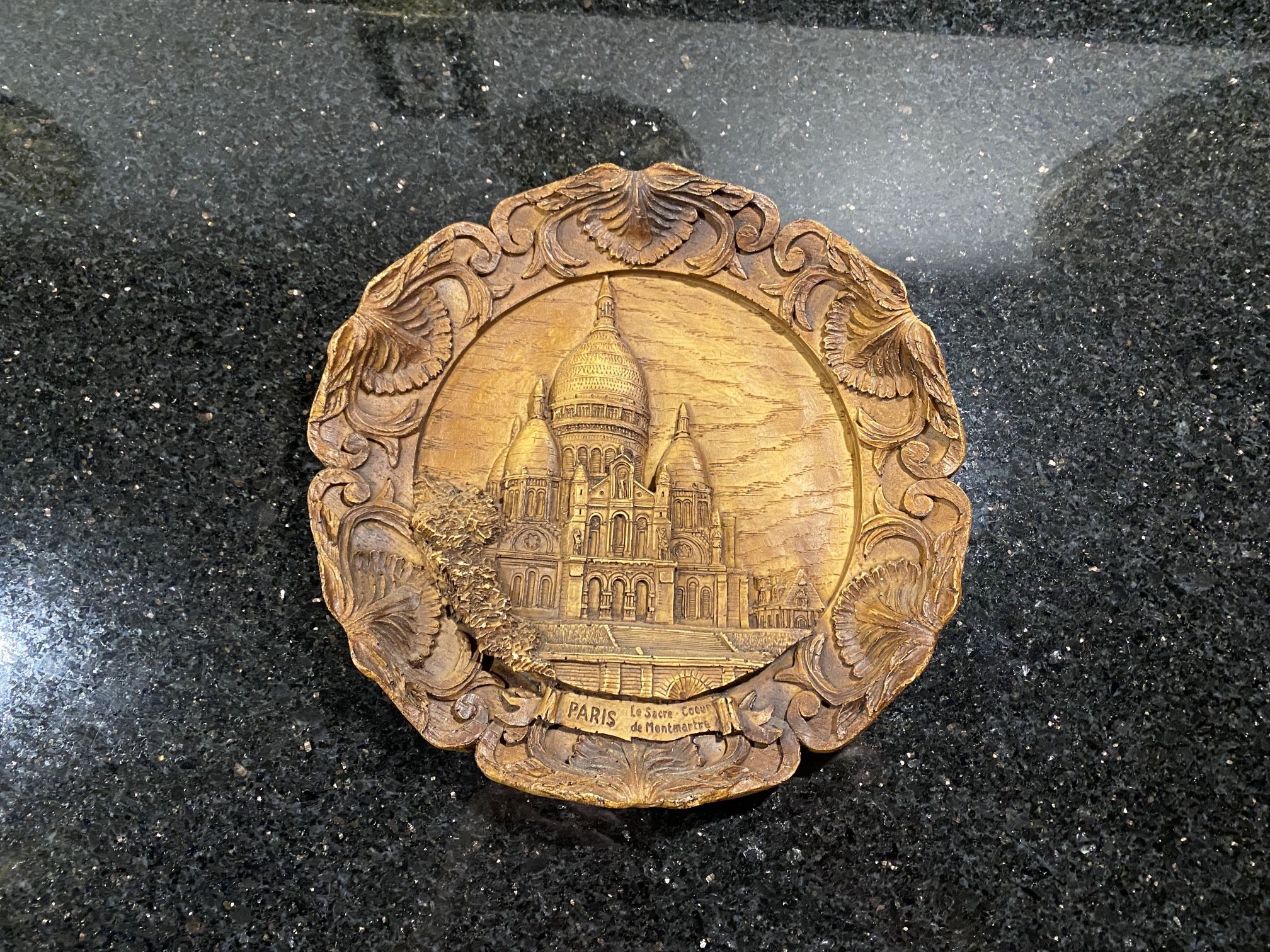 VTG Souvenir Wall Hanging 8” Plate of 3D Sacré-Cœur Basilica in Montmartre Paris