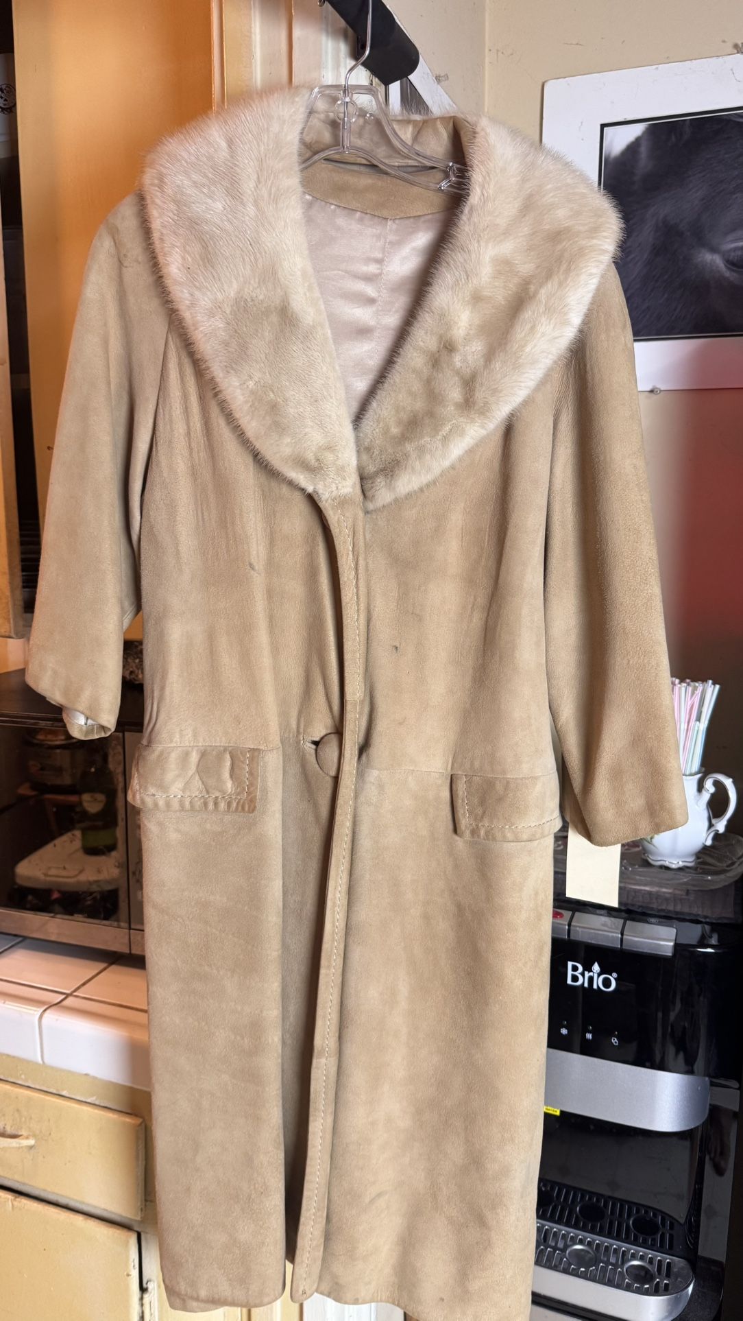 Vintage Faux Fur Collar Suede Coat with Button Closure 1970s
