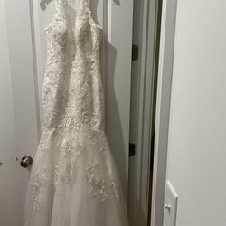 David’s Bridal Size 4 Mermaid Wedding Gown