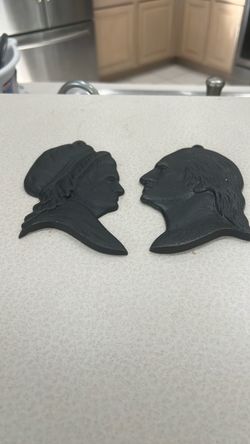 Cast Iron Presidential Profile Wall Plaques Set of 2