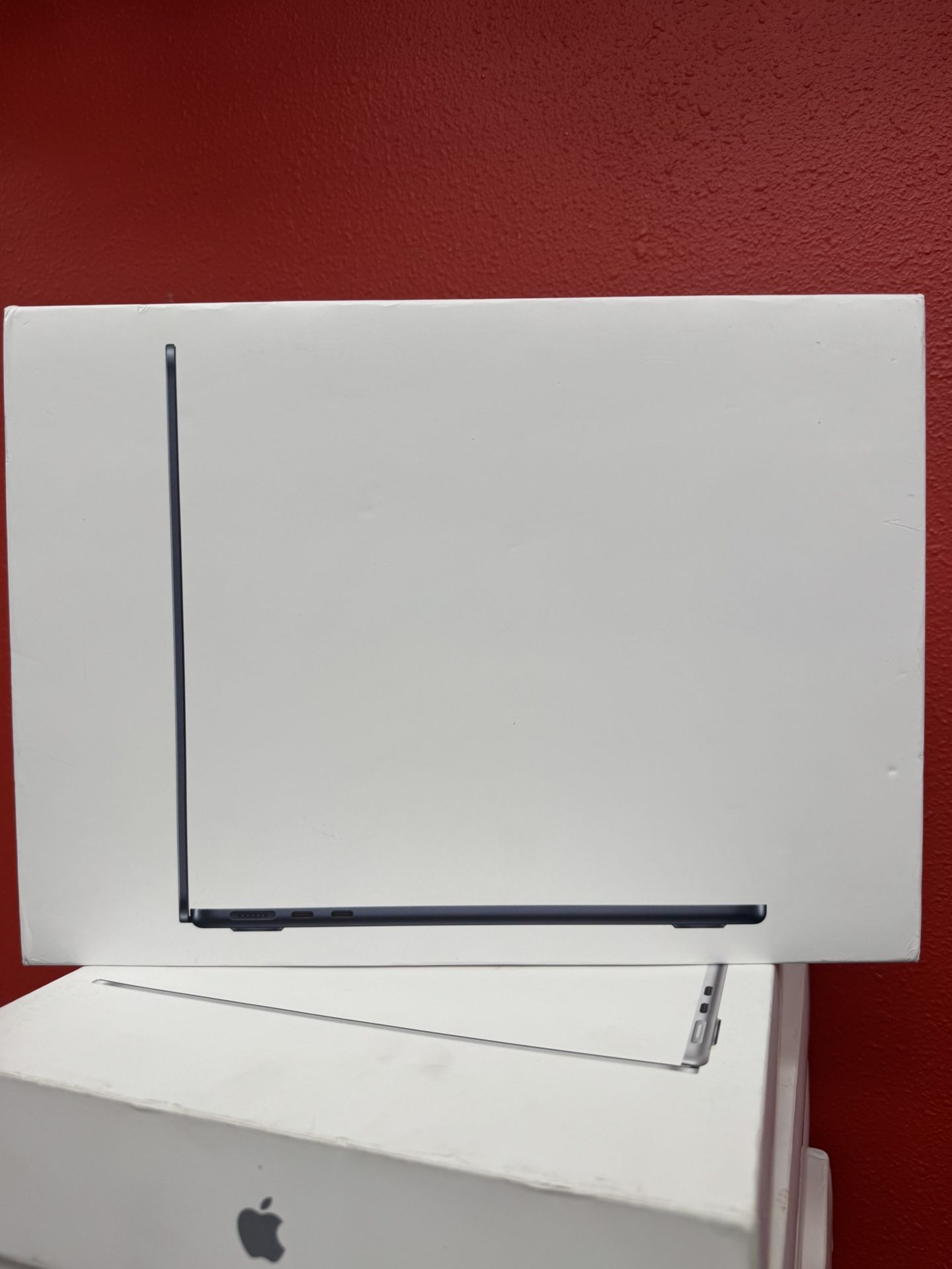 MacBook Air 13inch M2 Chip 8gbram 256GB