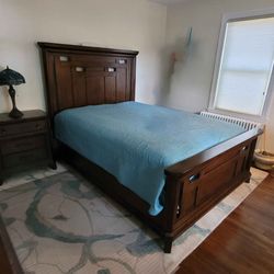 Solid Wood Queen Bedroom Set