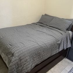 Full Size bed Frame With 4 Bottom Drawers 